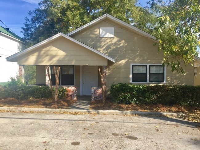 Building Photo - 3 bed 2 bath home - close to Troy University