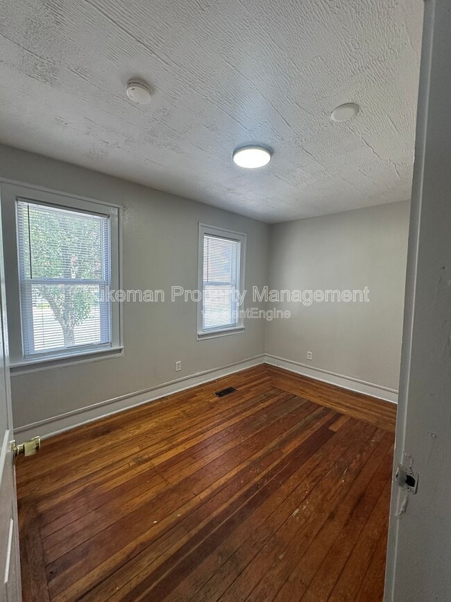 Photo - 1512 S Burdick St