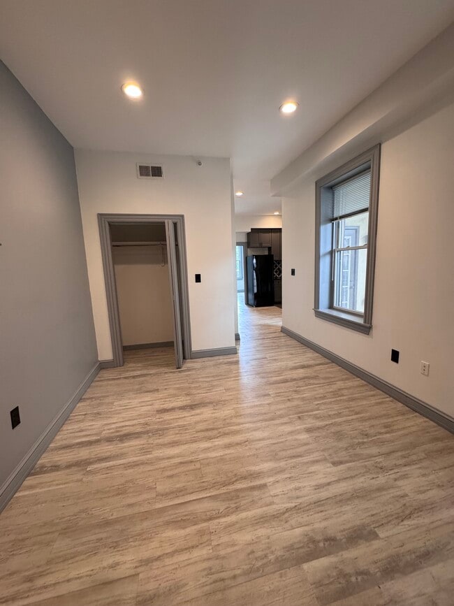Living room - 118-120 Northampton St