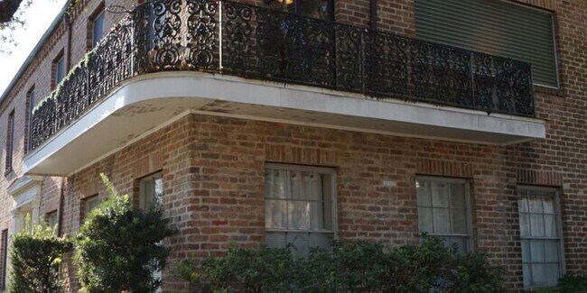 State Street Apartments - State Street Apartments Unit 2