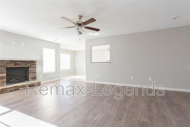 Photo - 82 Gray Field Ct