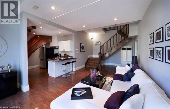 Photo - 21 Richmond St Unit 201