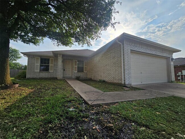 Photo - 201 Bluebonnet Tr House