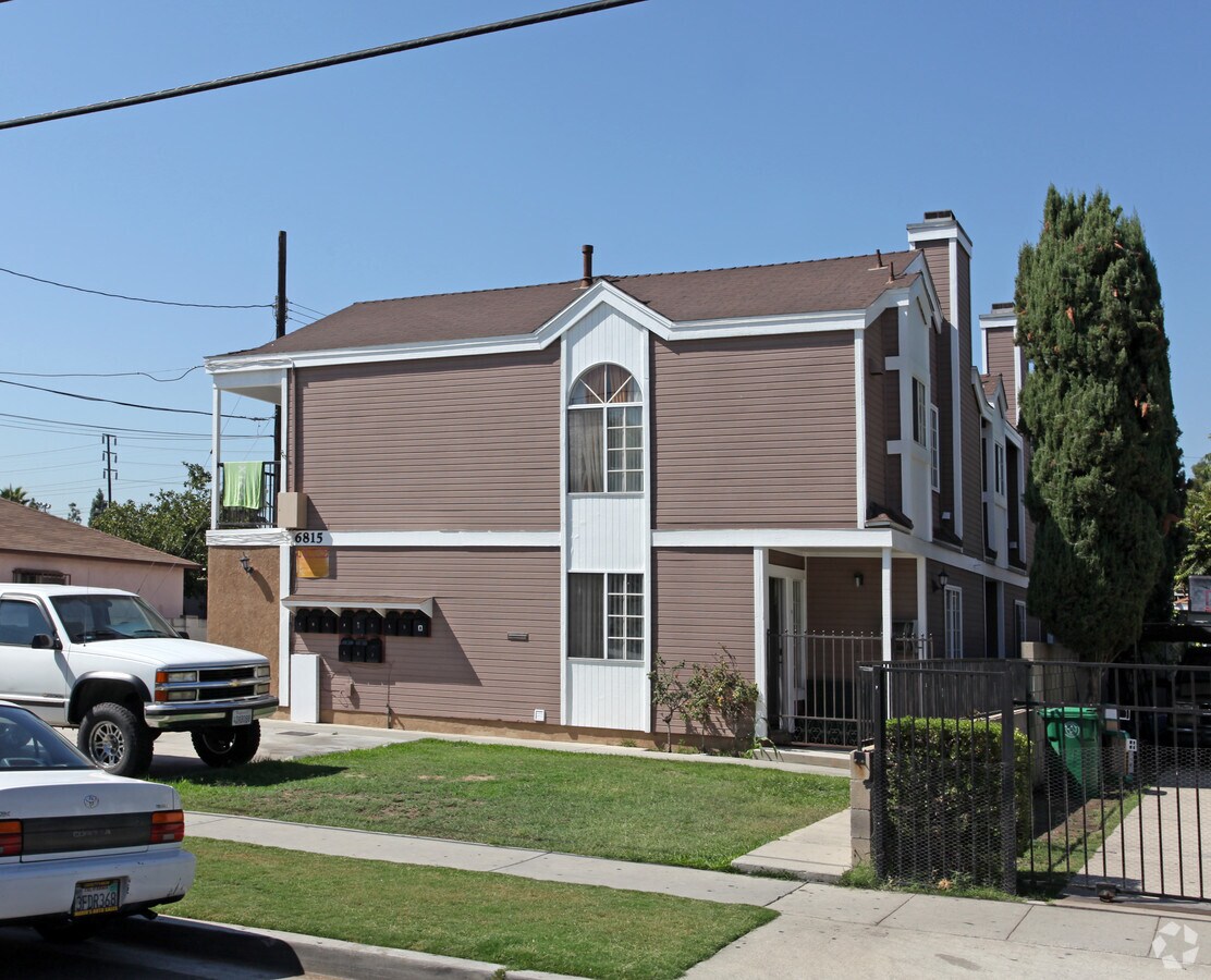Photo - 6815 California Ave