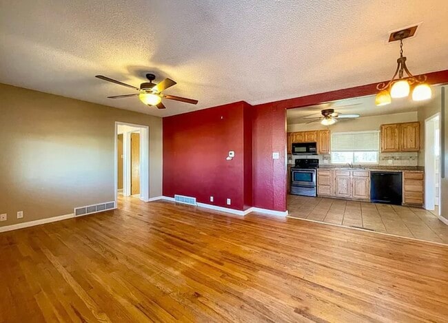 Photo - 377 Bannock St