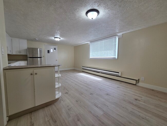 Photo - Burton 6-Plex Unit 6