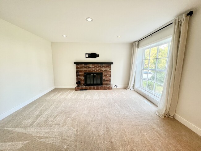 Photo - 48 S Seebert St