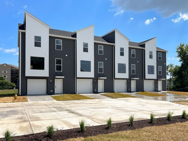 Building Photo - SIERRA TANGO CREEK RIDGE, LLC