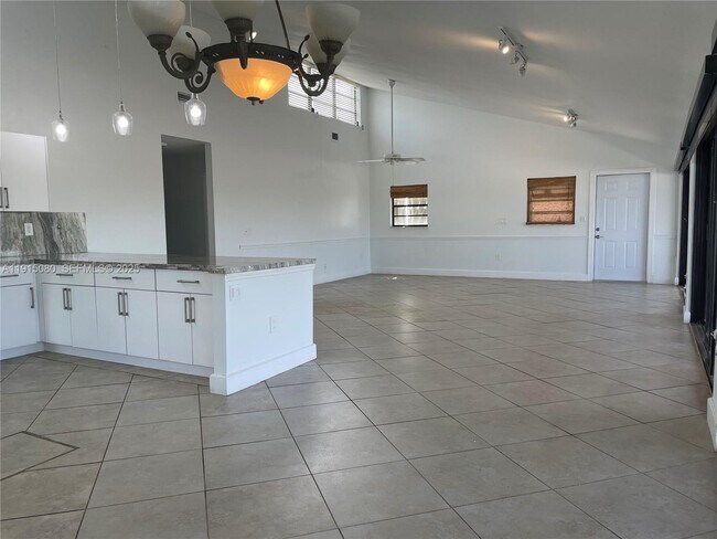 Photo - 26 S Exuma Rd Unit B