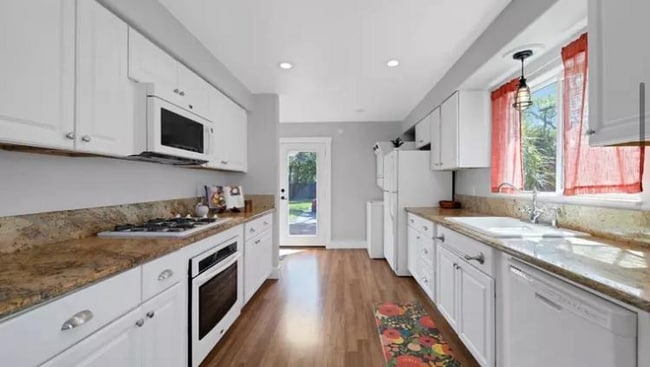 Photo - 5230 15th Ave