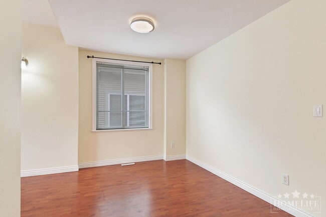 Photo - 3-Bedroom, 3.5-Bathroom home Unit 28