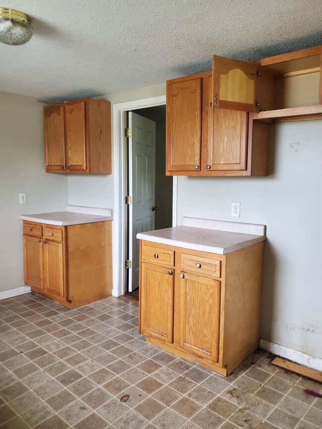 Photo - 1089 S Martin Luther King Jr Dr House