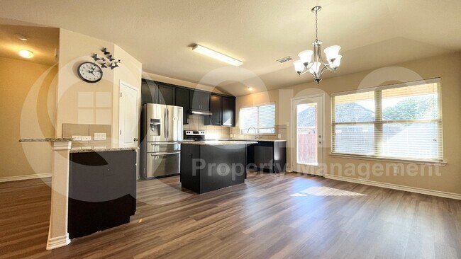 Photo - 4524 Lakeside Hollow St