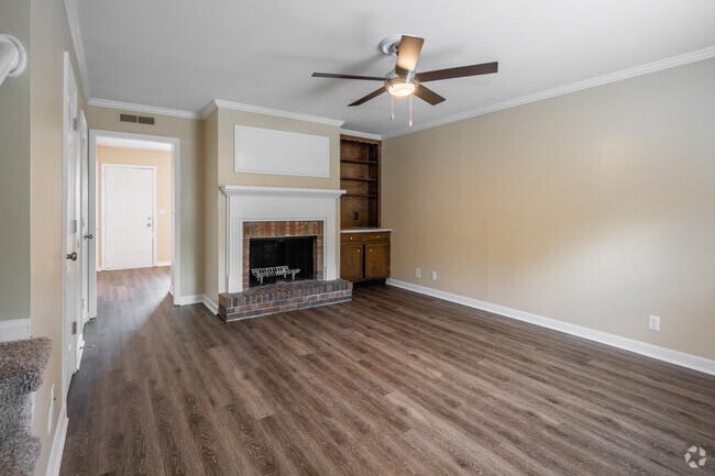 2BR, 1.5BA - Townhome - 1,100 - Living Room