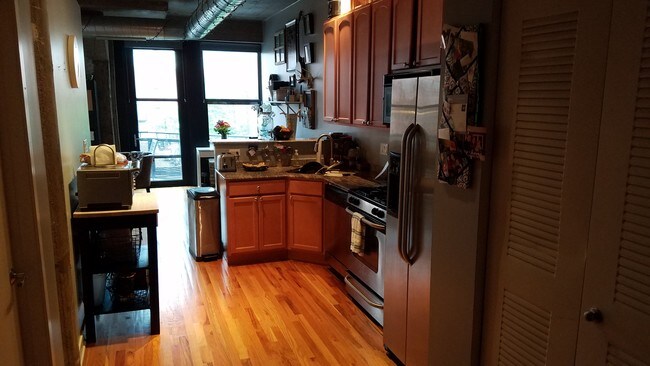 Photo - 1001 W 15th St Unidad