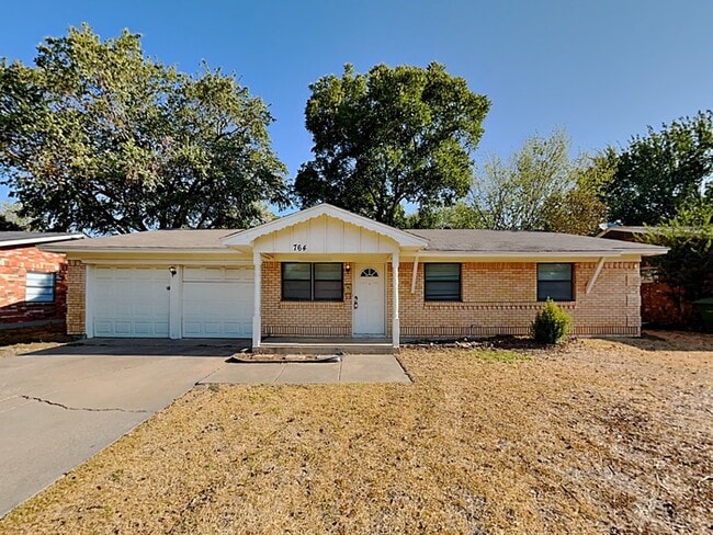 Photo - 764 Oakwood Ave