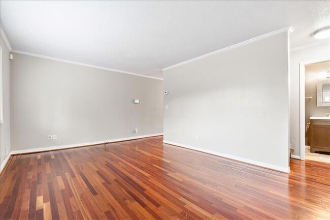 Photo - 2412 Peachwood Cir NE