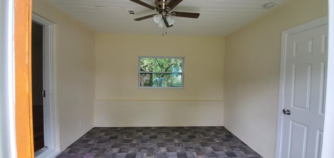 Photo - 854 Allison St