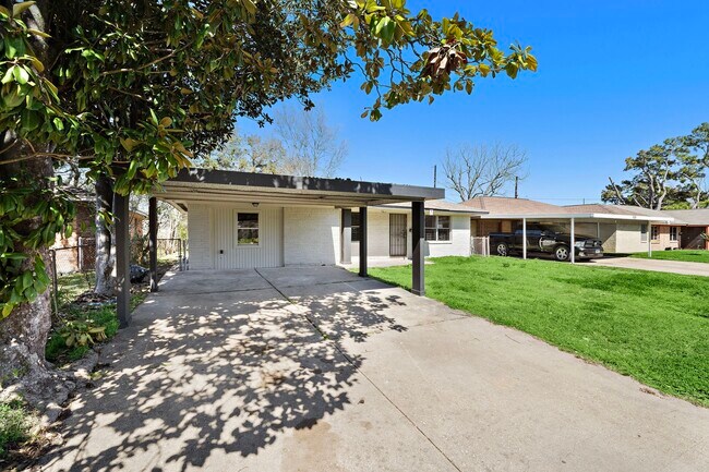 Photo - 3121 Chimira Ln