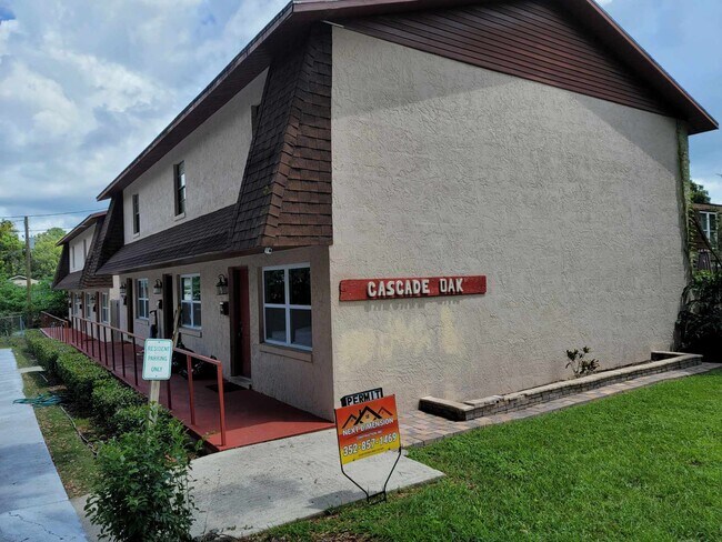 Cascade Oak rental - 1329 SE 3rd St Townhome