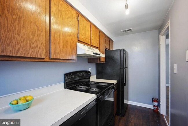 Photo - 6243 Wilson Blvd Unidad 301