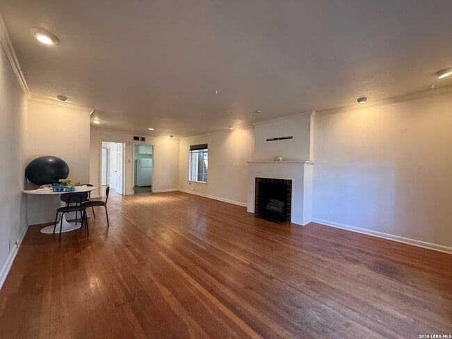 Photo - 230 E Mulberry Ave