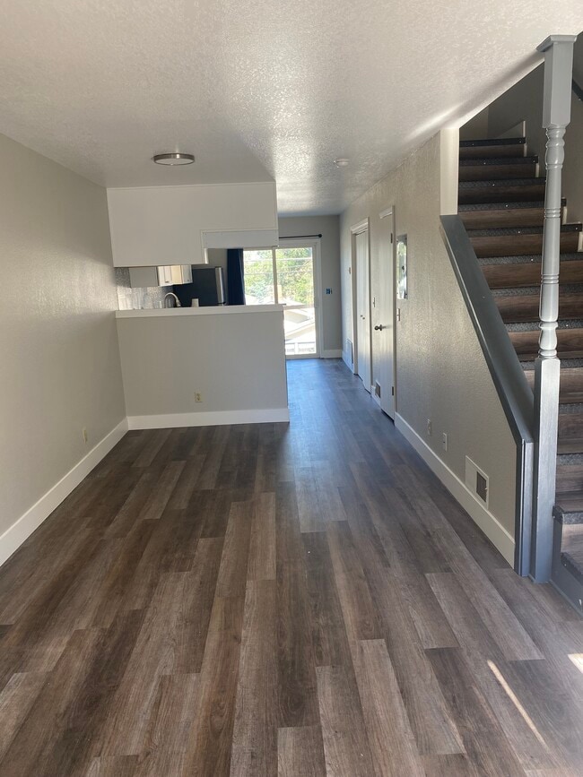 Photo - 922 Plumas St Unit 3