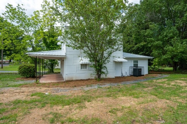 Photo - 3 Bedroom/2 Bath Move in Ready!