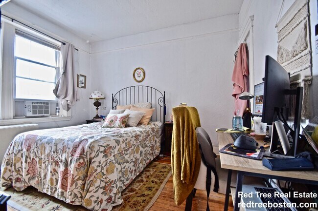 Photo - 1691 Commonwealth Avenue