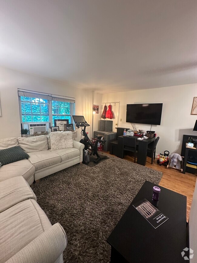 Building Photo - 7 Charlesbank Rd Unit 5 Rental