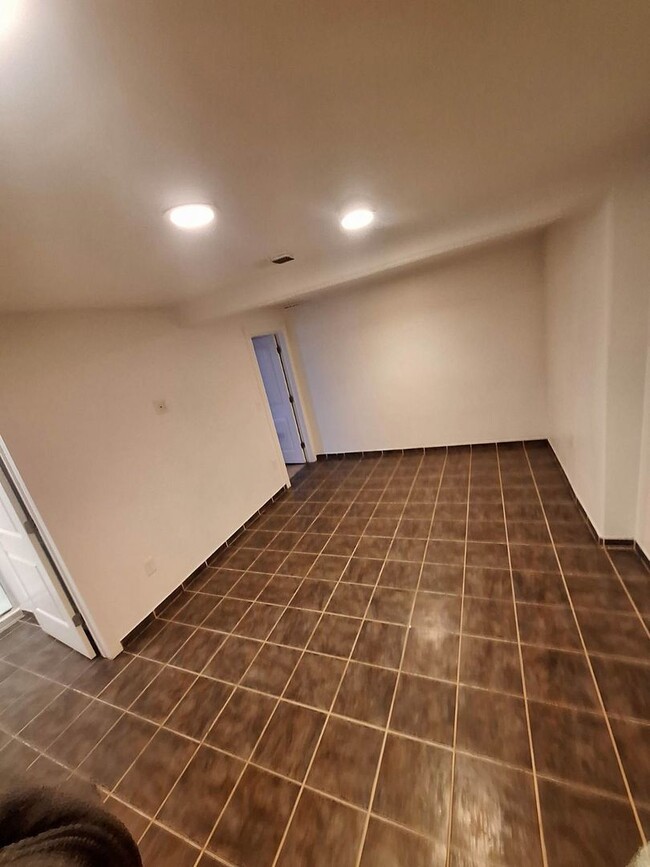 Photo - 560 Oak Ave Apartamento Unidad R1