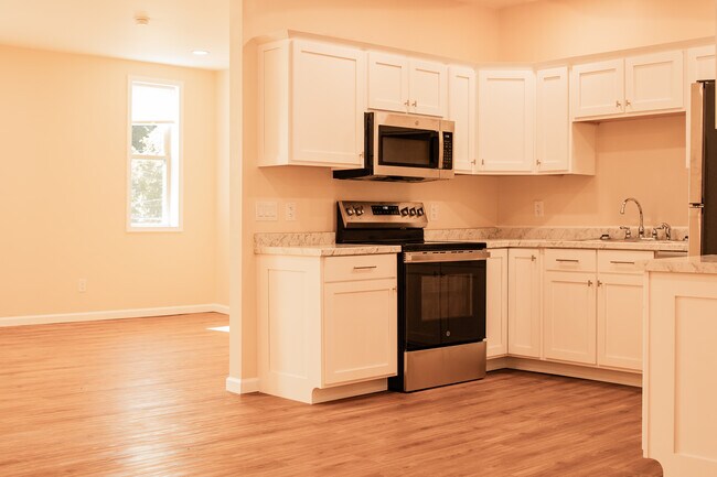 Photo - 212 Main St Apartments Unit 2