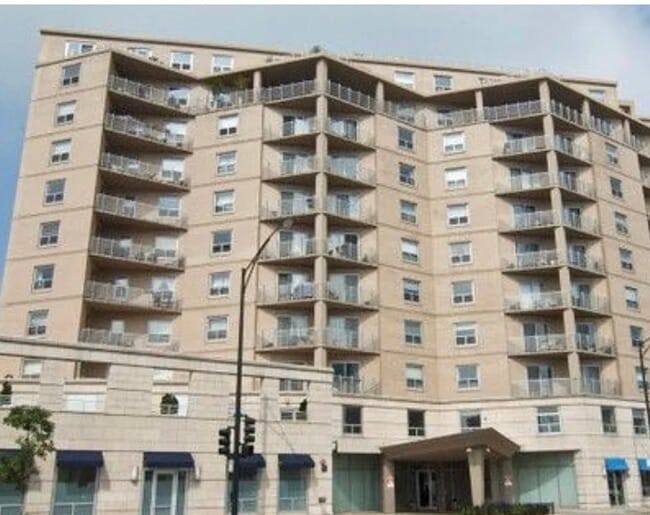 Photo - 4350 N Broadway St Unit 811