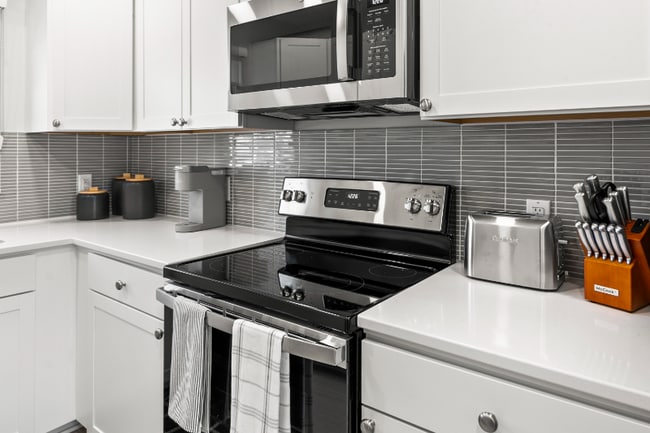 Photo - 8331 California St