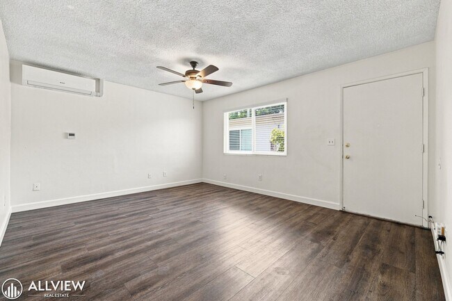 Photo - 1245-1251 Lyons Lane Unit 1249 Lyons Lane