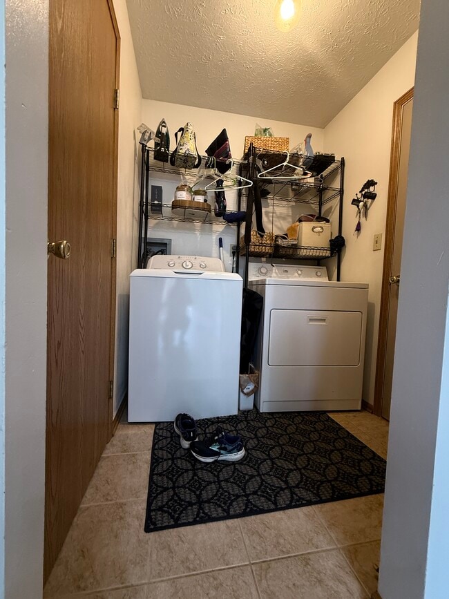 Photo - 202 Kirkstone Pl