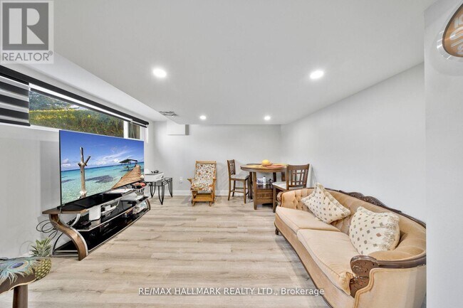 Photo - 100 Foxridge Dr