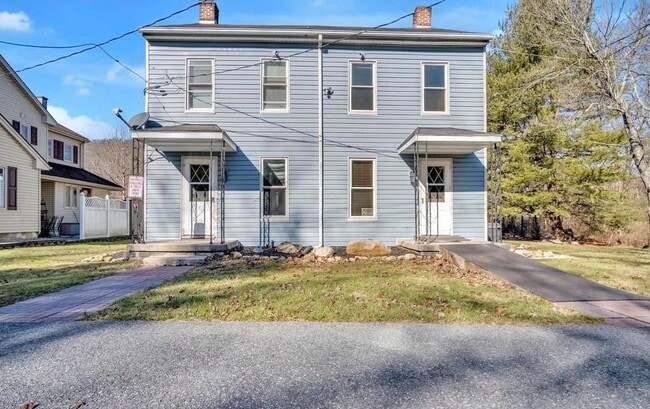 Building Photo - 215 Pine Grove Rd