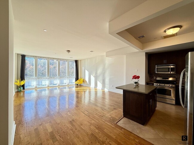 Photo - 90 Bay St Condo Unit 2-G