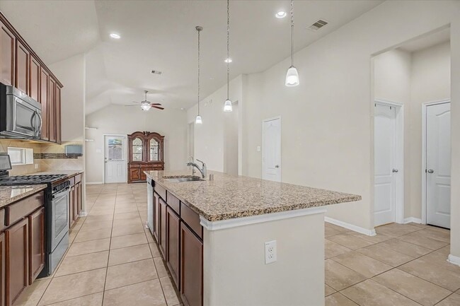 3834 Raintree Village Dr