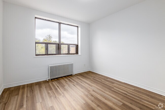 1BR, 1BA - 600SF - Bedroom