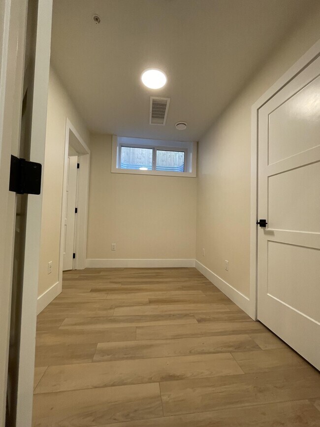 Photo - 8717-8110 110 St NW Unit BSMT