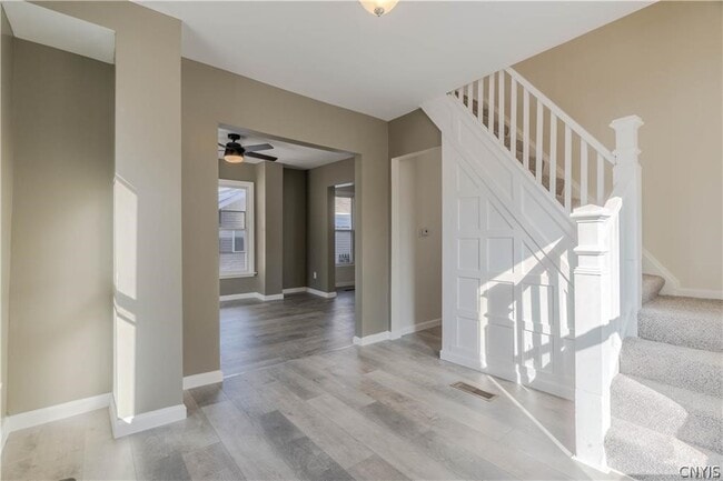 Photo - 207 E Lynde St