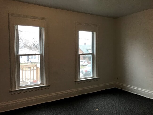 Photo - 423 Parade St