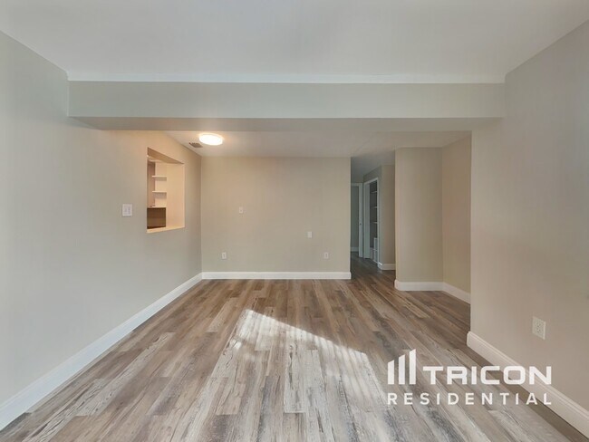 Photo - 1715 Scott St