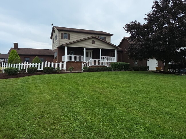 Building Photo - 600 Perry Hwy