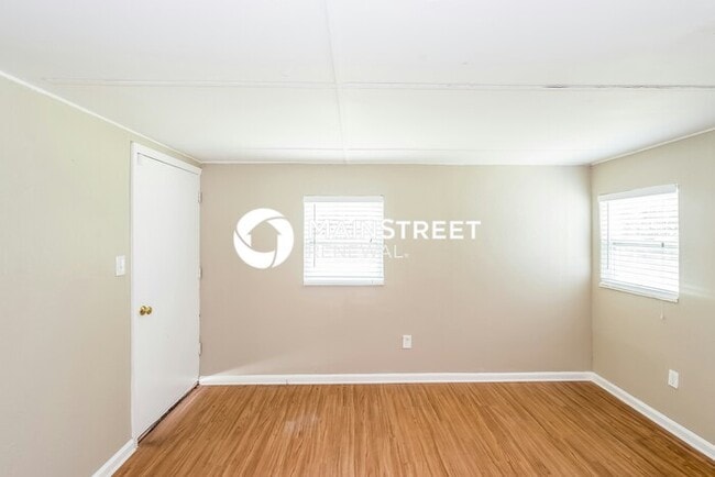 3 Bedroom Pet-Friendly Home in Jacksonville, FL with Main Street Renewal