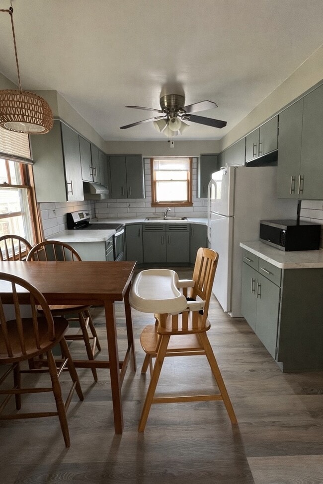 Photo - 1410 10th St S