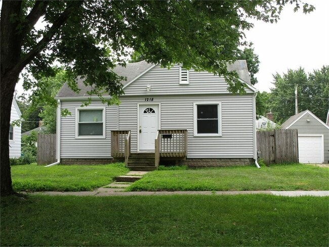 2 bedroom, 1 bath house - 2 bedroom, 1 bath house