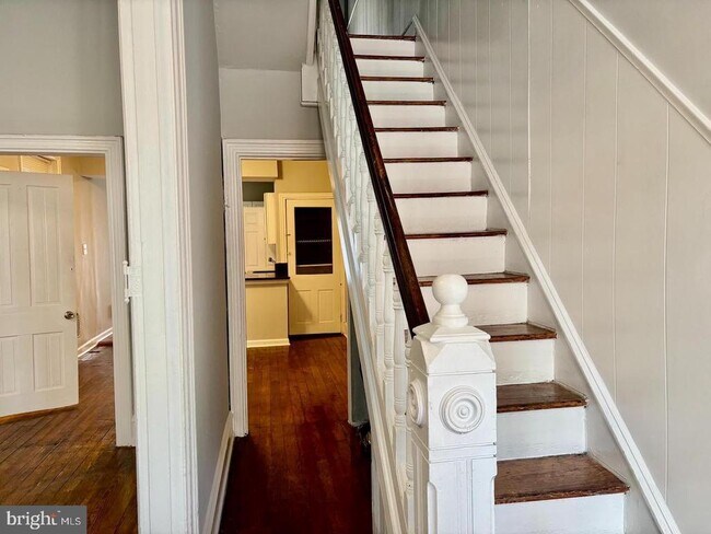 Photo - 2503 Carpenter St